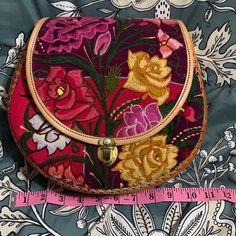 Beautiful Stitched Flowers Handmade. Sturdy Leather Stitched Flowers, Handmade Leather Bag, Purse Patterns, Leather Bags Handmade, Leather Bags, Handmade Leather, Leather Handmade, Saddle Bags, Leather Purses