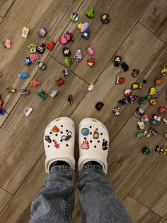 Crocs Jibbitz Aesthetic, Jibbitz Crocs Ideas, Jibbitz Ideas, Crocs With Charms