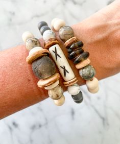 The Twine & Twig STONE Collection is designed with a combination of earthy elements to create a mixed neutral color scheme. These pieces are designed with gray, ivory and taupe stones that blend light + dark together and pair perfectly with winter sweater weather. Masculine Jewelry, Cork Jewelry, Boho Chic Bracelets, Beads Bracelet Design, Bohemian Bracelets, Mens Beaded Bracelets