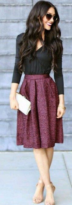 Work outfit idea for pear shaped body Pear Shaped Women, Cooler Style, Spring Work Outfits, Purple Skirt, Work Outfits Women, Professional Outfits, Chic Woman, Work Attire, Work Outfits