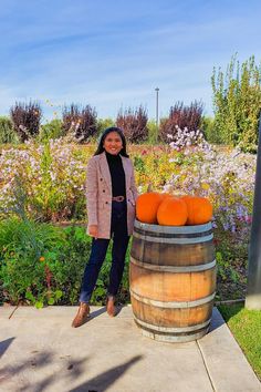 The perfect fall blazer to wear in winery outfit fall wine tasting. If you are looking for fall outfit or winter outfit this video would be great for you. Winery Outfit Fall Wine Tasting