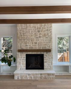 Creamy, beige, sandy stone fireplace in a living room using Casa Blanca RoughCut from Eldorado Stone available at I-XL Building Products. Rockwall With Fireplace, Stone Chimney Interior, Stone Farmhouse Fireplace, Stone Tiled Fireplace, Stone Fireplace In Bedroom, Stone Fireplace With Bench Seating, Farmhouse Stone Fireplace Ideas, Lightly White Washed Brick Fireplace, Stone Fireplace With Mantle And Tv