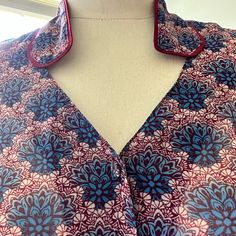 Cabi Sleeveless Blouse Gorgeous . Never Worn Blue Floral Print Top With Collar, Blue Collar Top With Floral Print, Blue Sleeveless Blouse For Daywear, Blouse With Collar, Collar Blouse, Sleeveless Blouse, Brandy, Color Blue, Blouses