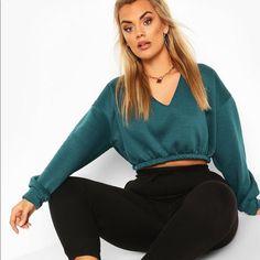 Steal The Style Spot In This Statement Separate From The Boohoo Collection! This Oversized Sweatshirt Is In A Cropped Length With Dropped Shoulders, Long Sleeves In A Lantern Or Dolman Look, Flattering V-Neckline, Scrunched Elastic Waistband, And Soft Fleece Plush Lining. Teal In Color. Super Cozy & Warm, Perfect For Any Season, And Ultra Flattering! This Is A Size 24, Perfect Brand New Condition With Zero Flaws And No Signs Of Wear. Super Cropped Hoodie Plus Size, Plus Size Crop Sweatshirt, Green Sweatshirt Outfit, Slouchy Sweatshirt, Velour Hoodie, Green Sweatshirt, Sweatshirt Outfit, Tie Dye Hoodie, Cropped Style