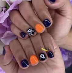 Dip Nail Ideas Halloween, Cute Halloween Nails Acrylic Simple, Halloween Nails Shellac, Halloween Short Gel Nails, Halloween Solid Color Nails, Halloween Gel Manicure Ideas, Halloween Gel Nails Short Simple, Halloween Nails For Kids Easy, Halloween Nails For Girls Kids