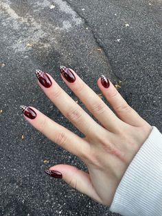 Halloween nails Red Spider Nails Acrylic, Halloween Burgundy Nails, Nails Both Hands Different Colors, Dark Red Nails Halloween, Cherry Halloween Nails, Cherry Red Halloween Nails, Halloween Nails Maroon, Halloween Nails Burgundy, Plum Halloween Nails