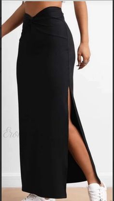 Eromis - Stylish and Versatile Split Skirt - Perfect for Fitness and Casual Occasions Casual Maxi Skirt, Long Black Skirt, Dinner Date Outfits, Flare Maxi Skirt, Makeup Accesories, Split Skirt, Cute Everyday Outfits, Date Outfits, Types Of Skirts