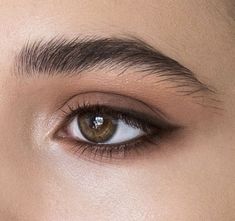 Eyeliner Tips, Bentuk Alis, Makeup Pengantin, Dark Eyeshadow, Smink Inspiration, Makijaż Smokey Eye, Makeup Guide, Trendy Makeup, Natural Eyes