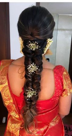 Fishtail Braid Indian Bride, Indian Messy Braid Hairstyles, Hairstyles With Jada Billalu, Fishtail Braid Indian Wedding, Messy Braid Indian Wedding Front Look, Braids For Saree, Fishtail Braid Hairstyles Indian Wedding, Messy Braided Hairstyles Indian Wedding, Messy Braids Indian Wedding