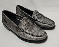 G.H. Bass Weejuns Gunmetal Leather Penny Loafer Womens Size US 5 | eBay #happy #gift #clearance #sales #trend #like #amazing #look #instagood #fashion #stylish #best #design #beautiful #shopping #love #job Casual Loafers For Fall Party, Casual Fall Party Loafers, Bass Shoes Women Casual, G.h.bass Loafers Outfit, Gh Bass Weejuns, G H Bass Weejuns, Silver Slip-on Business Loafers, Bass Weejuns, Love Job