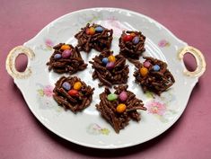 Chow Mein Noodlesmilk chocolate and peanut butter dropped into a bird's nest shape and topped with candy eggs makes this the perfect cookie for Easter. Bird Nest Cookies, Birds Nest Cookies, Candy Egg, Chow Mein Noodles, Seasonal Cooking, Chocolate And Peanut Butter, Coffee Scoop, Chow Mein, Perfect Cookie