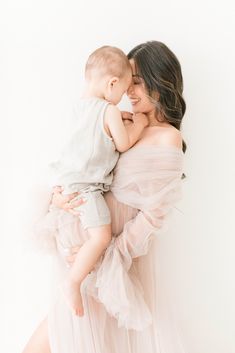 maternity photography natural light with toddler son Maternity Photography Los Angeles, Studio Maternity Shoot, Family Maternity Pictures, Toddler Pictures, Maternity Photography Studio, Maternity Poses, Maternity Photoshoot, Family Maternity