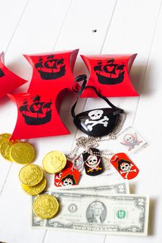 Disney Party Favor, Free Jewelry Making Projects, Pink Pirate, Disney Cruise Fish Extender, Party Favor Gifts, Disney Cruise Door, Pirates Party