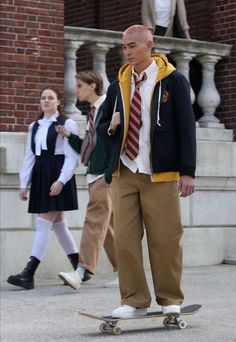 90s Ivy League Aesthetic, Preppy Uniform Outfits, School Uniform Aesthetic Boy, School Uniform Fashion Men, Boys Uniform School Outfits, Harvard Fashion, School Uniform Outfits Men, Schoolboy Aesthetic, Collage Uniform