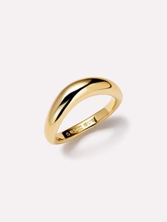 A stacking staple, this gold band ring plated in 14k gold features a sleek oval-shaped design for a unique and elevated take on the classic band silhouette. Size 10 Rings Women, Pretty Promise Rings, Band Silhouette, Staple Jewelry, Minimalist Gold Jewelry, Simple Gold Band, Gold Minimalist Jewelry, Ring Plate, Gold Band Ring