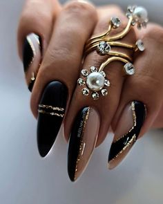 Gold Nail, Glam Nails, New Year's Nails, Xmas Nails, Fabulous Nails, Pretty Acrylic Nails, Fancy Nails, Chic Nails