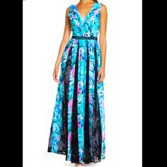 Brand New With Tags Lilly Pulitzer Janette Maxi Dress Size 00 Maldives Hype It Up Beautiful Details Blue Floral Print Maxi Dress For Evening, Blue Floral Print Gala Dress, Blue Floral Print Dress For Gala, Blue Floral Print Maxi Dress For Cocktail, Lilly Pulitzer Dress, Lilly Pulitzer, Maldives, Blue Green, Maxi Dress