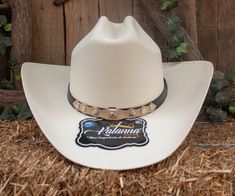 "Turn heads when you wear our beautiful handmade cowboy hat . -SIZE MEDIUM FITS 7 , 7 1/8 , SIZE LARGE 7 1/4 , 7 3/8 -CROWN 4 1/2 \" -BRIM 3 7/8\"" Western Style White Top Hat With Flat Crown, White Flat Crown Hat For Western-themed Events, Handmade White Western Felt Hat, Western Handmade Felt Hat For Ranch, Handmade Western Felt Hat For Ranch, Western Cowboy Hats, Chapeau Cowboy, Cow Boy, Western Cowboy