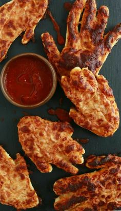 chicken wings with ketchup and dipping sauce