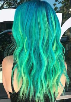 Green Hair Styles, Green And Blue Hair, Mint Green Hair, Dark Green Hair, Long Hair Waves, Bold Hair Color, Pulp Riot