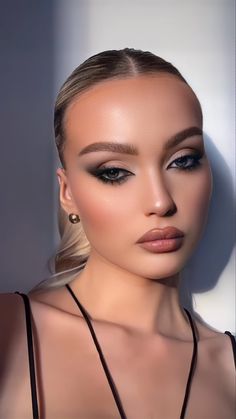 Prom Glam Makeup Silver, Dark Glam Makeup, Nude Glam Makeup, Gold Glam Makeup, Hollywood Glam Makeup, Sultry Makeup, Black Eye Makeup, Party Makeup Looks