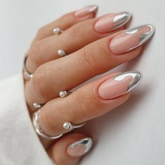 Silver Chrome Tips Silver Nail Designs, Emerald Nails, Pink Chrome Nails, Chrome Nails Designs, Nagel Tips, Minimal Nails, Her Nails, Silver Nails, Minimalist Nails