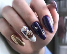 Maniology Christmas Nails, Christmas Manicure, Manicure Nail Designs, Winter Nails Acrylic, Glitter Gel Nails, Cute Nail Art Designs, Bride Nails