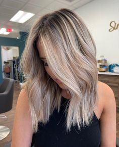 Beachy Blonde Hair, Blonde Hair Tips, Best Blonde Hair, Medium Length Blonde Hair, Blonde Hair Goals, Shoulder Length Blonde, Summer Blonde Hair