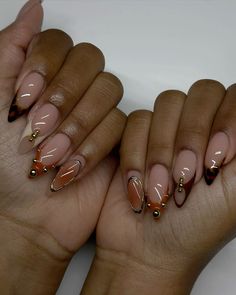 fall/winter nails 🤎 Beautiful Simple Nails Design, Earth Tone Almond Nails, Afrocentric Nails, Fall Winter Nail Ideas, Winter Nails Black Women, Lori Harvey Nails, Christmas Nails Black Women, Nail Inspo Almond Winter, Fall Themed Nails Acrylic