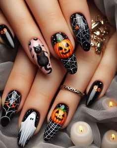 Looking for the best Halloween Nail designs? Here's 28 ideas from spooky to stylish to inspire your next Halloween manicure! Green Halloween Nails, Extreme Nails, Halloween Nail Ideas, Pro Nails, Forest Spirits, Black Halloween Nails, Mini Canvases, Chic Manicure, Halloween Manicure