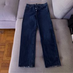 High Rise Lightly Distressed Edges Button Closure And Zip Fly 5-Pocket Styling Model Is 5’9 Wearing A Size 25 In The Pictures Agolde Jeans, High Rise, Straight Jeans, Jeans Size, Straight Leg, Women Shopping, How To Wear, Color