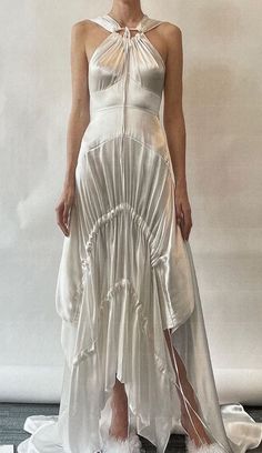 Avante Garde Wedding Dress, Asymmetrical Wedding Dresses, Diy Bridesmaid Dress, Wedding Dress Fantasy, Asymmetrical Wedding Dress, Old Hollywood Wedding, Middle Age Fashion, Beautiful Gowns