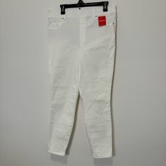 Spanx White Denim Pull On Skinny Legging Pants Womens Size Xl Nwt Please See All Photos For Exact Item Condition Ships From A Smoke Free Home! Thanks For Checking Out My Store! White Casual Jeggings For Spring, White Stretch Denim Pants, White Fitted Casual Jeggings, Legging Pants, Jean Jeggings, Pants Womens, White Denim, Jeggings, Women Jeans