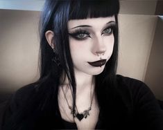 Gothic Vibes Aesthetic, Read Goth Makeup, Gothic Fashion Aesthetic, Simple Goth Makeup, Gothic Makeup Looks, Goth Makeup Ideas, Black Red Hair