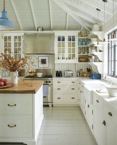 the kitchen is clean and ready to be used as an appliance for cooking