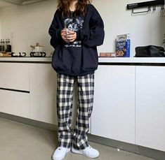 Pajamas Women Comfy, How To Have Style, Fesyen Islam, Boyish Outfits, Korean Outfit Street Styles, K Fashion, Tomboy Style Outfits, Swaggy Outfits, Tomboy Fashion