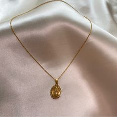 New 18k Gold Crystals Miraculous Mother Mary Necklace Stainless Gold Plated Gold Oval Pendant Charm Necklaces For Wedding, Mother Mary Necklace, K Jewelry, Gray Beaded Necklace, Blue Gray Gold, Mary Necklace, Dior Necklace, Hair Necklace, Gold Crystals