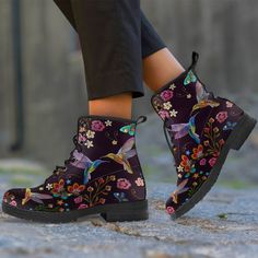 Bohemian Hummingbird Boots – Elephantsity Painted Leather Boots, Painted Boots, Plastic Boots, Fashion Technology, Soft Boots, Vegan Boots, Heels Fashion, Light Boots, Comfortable Boots