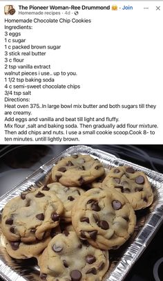 Things To Bake When Bored, Things To Bake, Chocolate Chip Cookies Ingredients, Homemade Chocolate Chip Cookies, Easy Baking Recipes Desserts, Easy Snack Recipes, Tasty Baking, Cookie Bar Recipes, Sweet Snacks Recipes