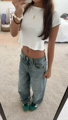 Athletic Fits Aesthetic, Black Jorts Outfit Idea, Air Port Outfit Ideas, Easy Fits