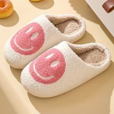 Pink Happy Face Slippers New Slippers Soft Plush Slippers For Her Size 6.5-7 New. Never Worn Nonsmoking Home Nonslip Soles Happy Face Slippers, Fluffy Cushions, Indoor Outdoor Slippers, Cute Slippers, Outdoor Slippers, Fuzzy Slippers, Warm Slippers, Slippers Cozy, Womens Slides