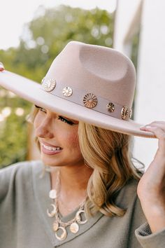 - Go boho beautiful with this trendy hat! - Felt material - a hat belt featuring gold medallions - Hat Dimensions- - Length-15.5 Inches - Width-14.5 Inches - Height- 4.5 Inches - Cranial Circumference- 22 Inches - Brim Width- 3.5 Inches Boho Beautiful, Felt Fedora, Trendy Hat, Gold Medallion, Iced Latte, Felt Material, Sweet Nothings, Fedora, Felt