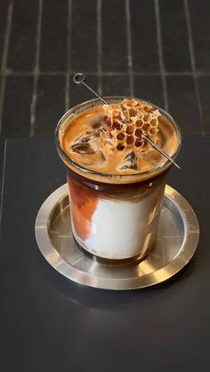 Кофе, coffee, картинки Coffee Garnish, Stories Wallpaper, Garnish Ideas, Aesthetics Instagram, Wallpaper Aesthetics, Coffee Carts, Tea Bar, Pretty Drinks, Coffee Photography