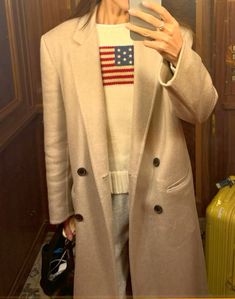 Ralph Lauren Holiday, Nyc Fall, Autumn In New York, Beige Outfit, Model Aesthetic, Sporty And Rich, Winter Fits, Classy Chic, Fashion Mode