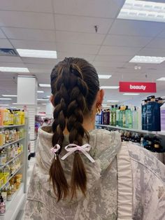 Hair Stayl For Girl 2024, Braids Hairstyles For White Women, Tied Back Hairstyles For Work, Hair Styles For Servers, Hair Inspo For School, Easy Hairstyles Tutorials, Beach Farmhouse Decor, Tennis Hairstyles, Beach Farmhouse