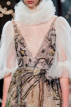 Detail Couture, Textures Fashion, 2019 Couture, King Fashion, Dior Haute Couture, Spring Couture, Couture Details, Sequin Gown, Dior Couture