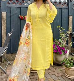 𝐍𝐀𝐈𝐍𝐀 & 𝐄𝐊𝐀𝐍𝐒𝐇
𝐁𝐥𝐮𝐫𝐛:-
She lay on the desolate ground… #romance #Romance #amreading #books #wattpad Simple Suit With Printed Dupatta, Lemon Yellow Dress Indian, Suit With Dupatta Designs, Organza Dress Ideas Pakistani, Organza Printed Suits, Printed Organza Dupatta Suits, Floral Dupatta Suits, Poses In Suit For Women With Dupatta, Chiffon Dress Designs Pakistani