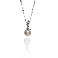 A lone Swarovski elements pearl pendant embellished with leaf detail. Available in 18ct yellow gold vermeil with dark grey pearl or sterling silver with ivory pearl. Chain length: 2 chain contraction hoops allowing for a chain length of 410mm + 50 extension chain with Lobster clasp fastening. Sterling Silver Evening White Gold Jewelry With Pearl Charm, White Gold Jewelry With Pearl Charm For Evening, Delicate Evening Jewelry With Pearl Pendant, Claw Earrings, A Lone, Ivory Pearl, Pearl Grey, Pearl Chain, Watch Necklace