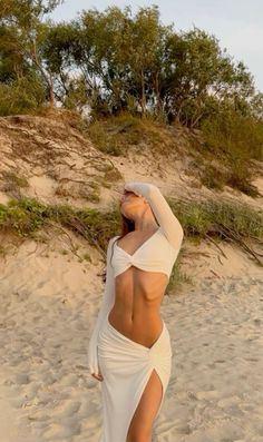 People Speaking, Sarong Swimsuit Cover, Jennifer Brown, Public Transit, Summer Picture Poses, Pinterest Style, Instagram Lifestyle, Fitness Inspiration Body, Summer Girl