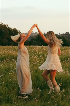 Vintage thrifted white 
dress lace flower field cowgirl boots cowboy boots sunset golden hour Photoshoot with friends Photoshoot poses ideas slip dress Senior Picture Best Friends Photo Ideas, Cowgirl Boot Photoshoot, Photo Shoot Ideas Friends, Cowboy Boots Photoshoot, Roomie Photoshoot, Bsf Pictures, Duo Photoshoot, Thrifted Dresses, Friend Senior Pictures